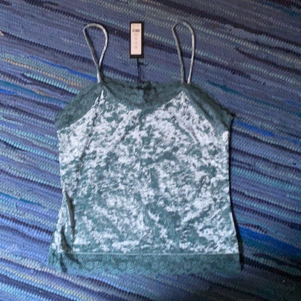 3/$50 Romeo and Juliet couture crushed velvet tank